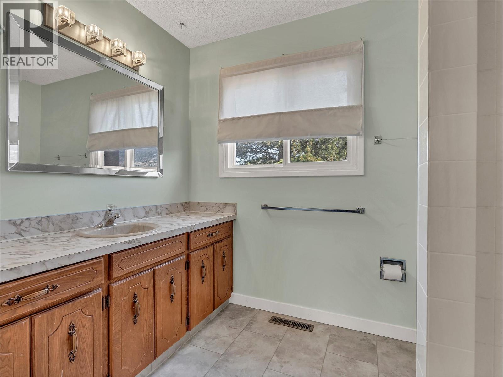 114 Murray Drive, Penticton, British Columbia  V2A 7E4 - Photo 17 - 10376104