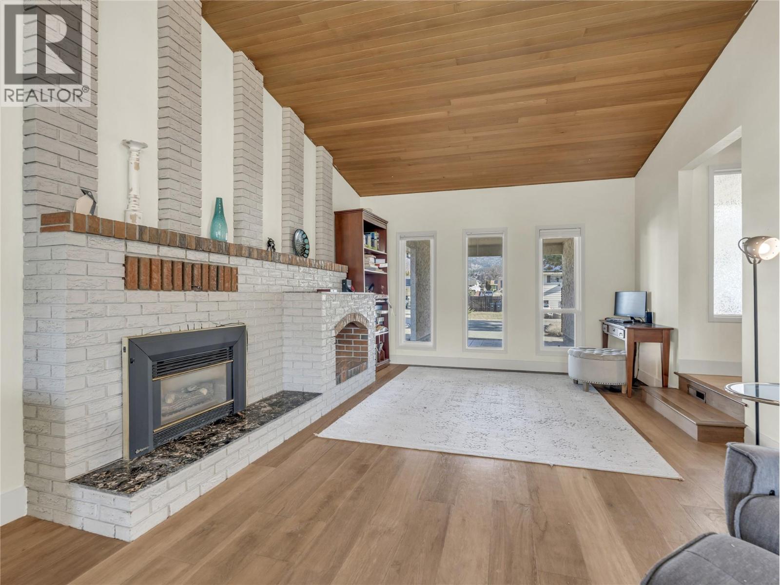 114 Murray Drive, Penticton, British Columbia  V2A 7E4 - Photo 3 - 10376104