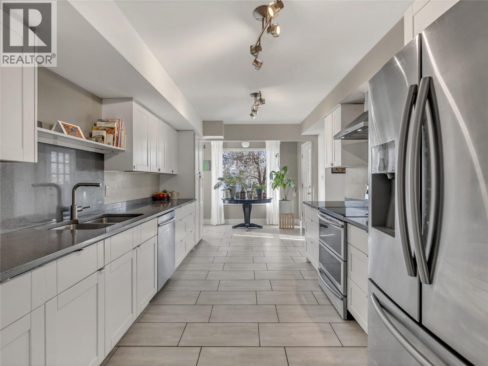 114 Murray Drive, Penticton, British Columbia  V2A 7E4 - Photo 7 - 10376104