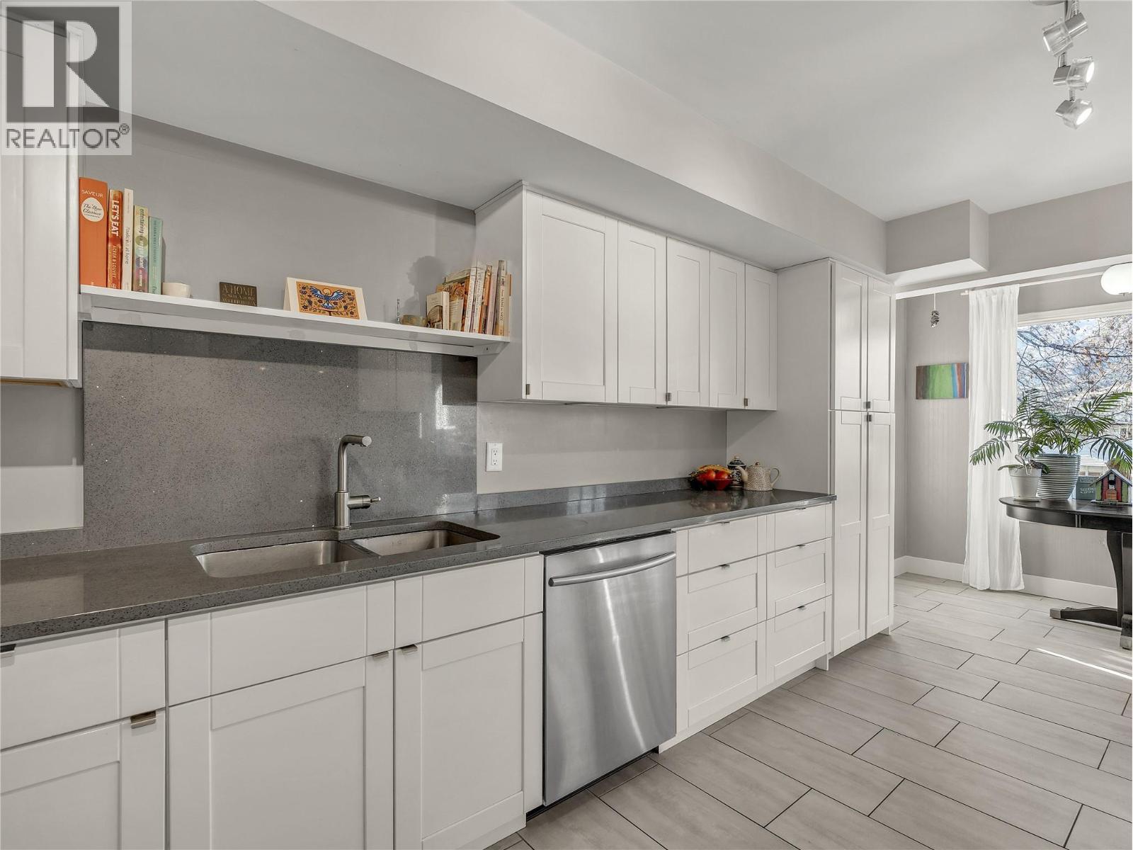 114 Murray Drive, Penticton, British Columbia  V2A 7E4 - Photo 9 - 10376104