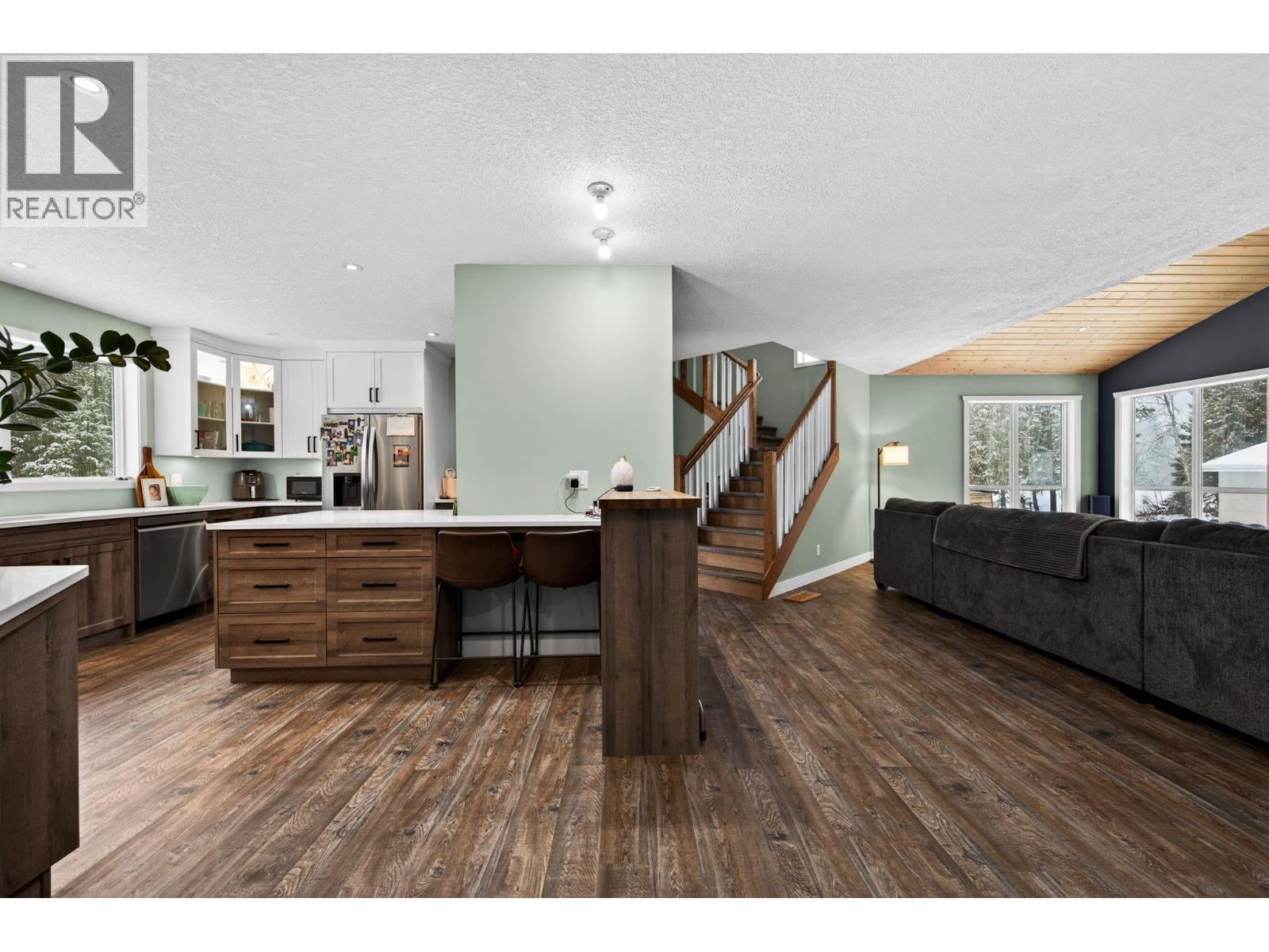 141 Wadlegger Road, Clearwater, British Columbia  V0E 1N2 - Photo 11 - 10376263