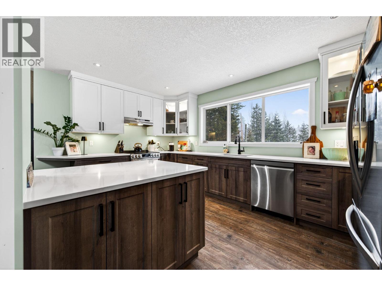 141 Wadlegger Road, Clearwater, British Columbia  V0E 1N2 - Photo 7 - 10376263