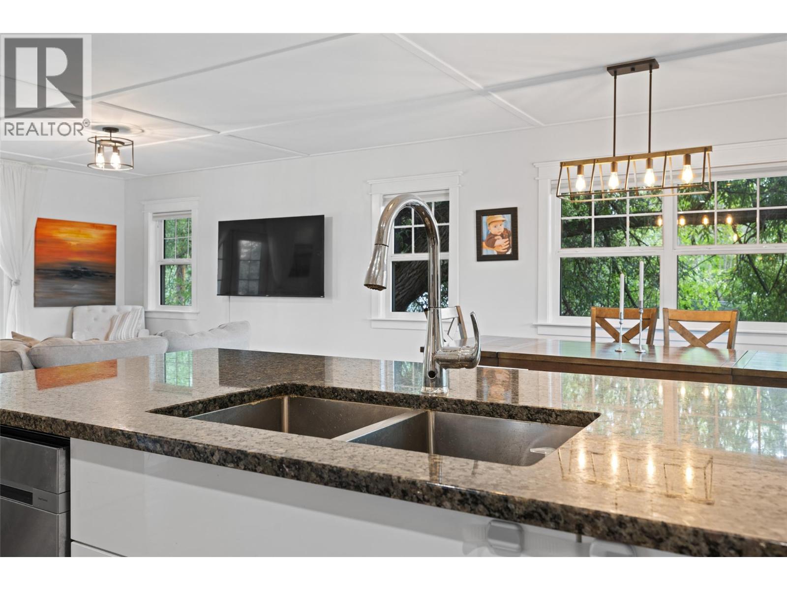 4382 Gordon Drive, Kelowna, British Columbia  V1W 1S8 - Photo 9 - 10376162