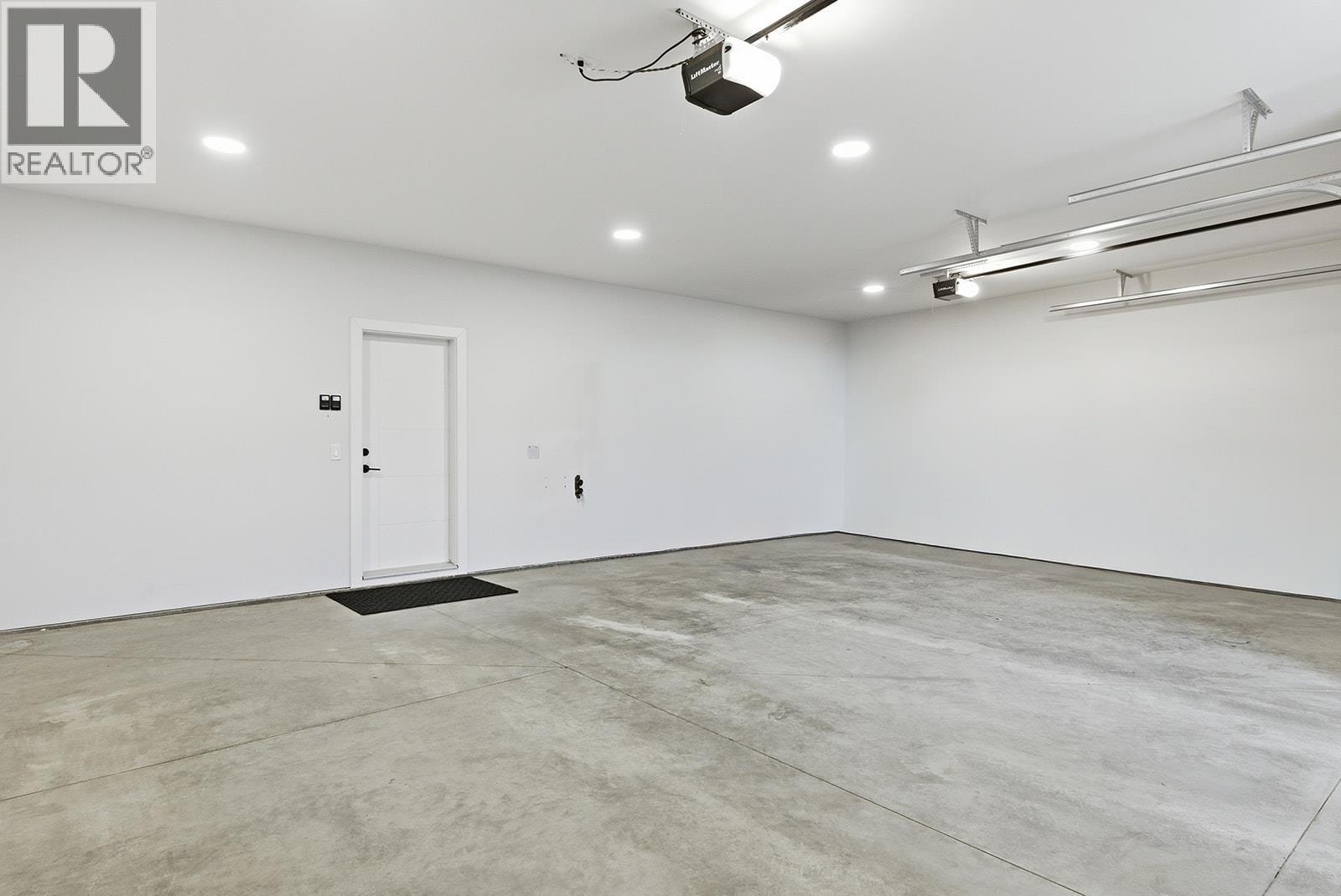 10283 Beacon Hill Drive, Lake Country, British Columbia  V4V 0A9 - Photo 45 - 10376178