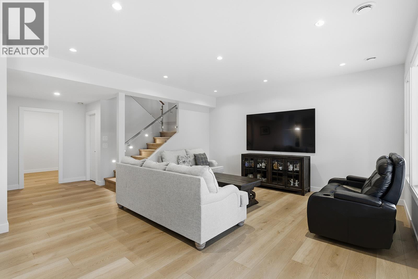 10283 Beacon Hill Drive, Lake Country, British Columbia  V4V 0A9 - Photo 60 - 10376178