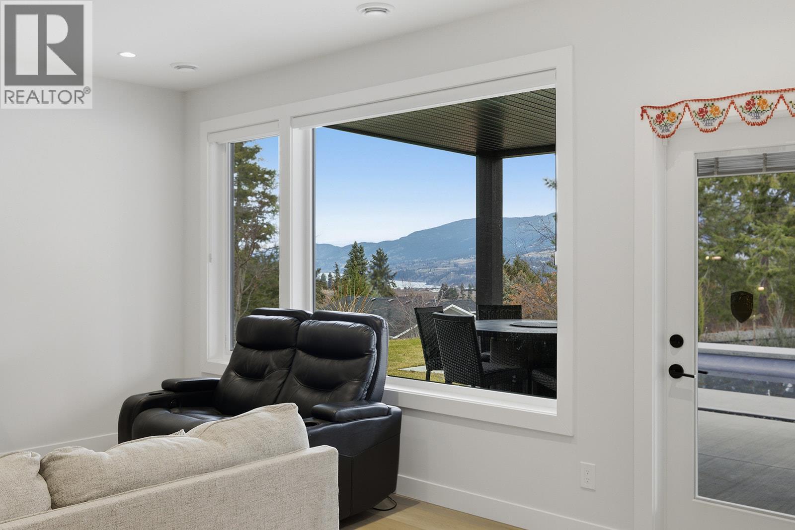 10283 Beacon Hill Drive, Lake Country, British Columbia  V4V 0A9 - Photo 61 - 10376178