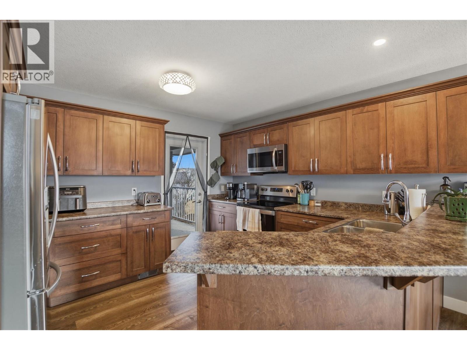 762 Mccurrach Road, Kamloops, British Columbia  V2B 0A3 - Photo 12 - 10376177