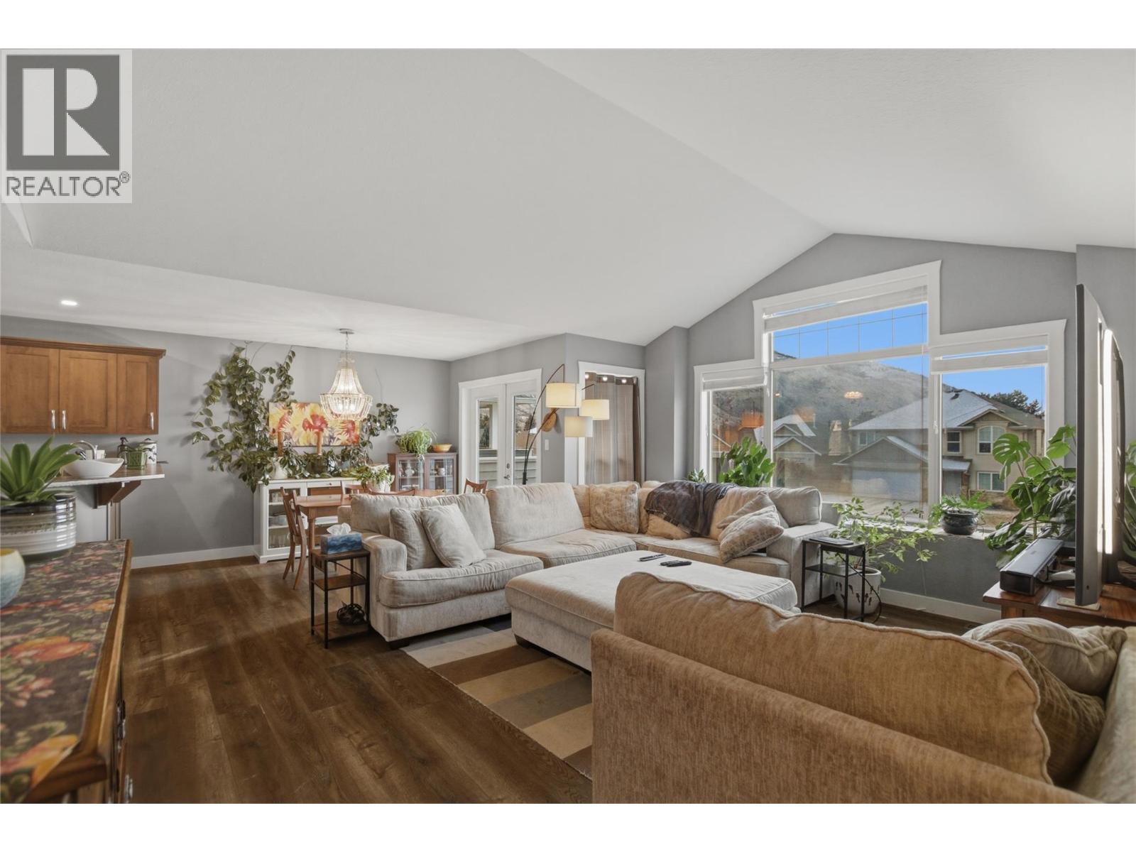 762 Mccurrach Road, Kamloops, British Columbia  V2B 0A3 - Photo 6 - 10376177