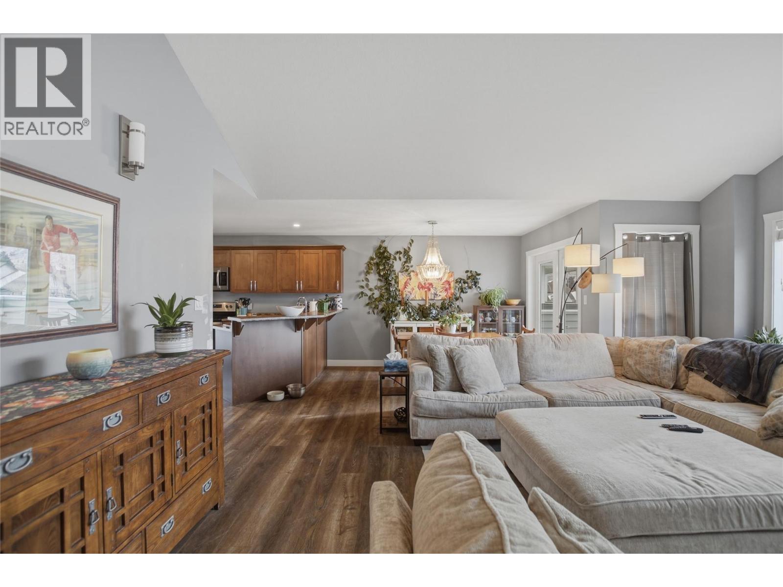 762 Mccurrach Road, Kamloops, British Columbia  V2B 0A3 - Photo 9 - 10376177