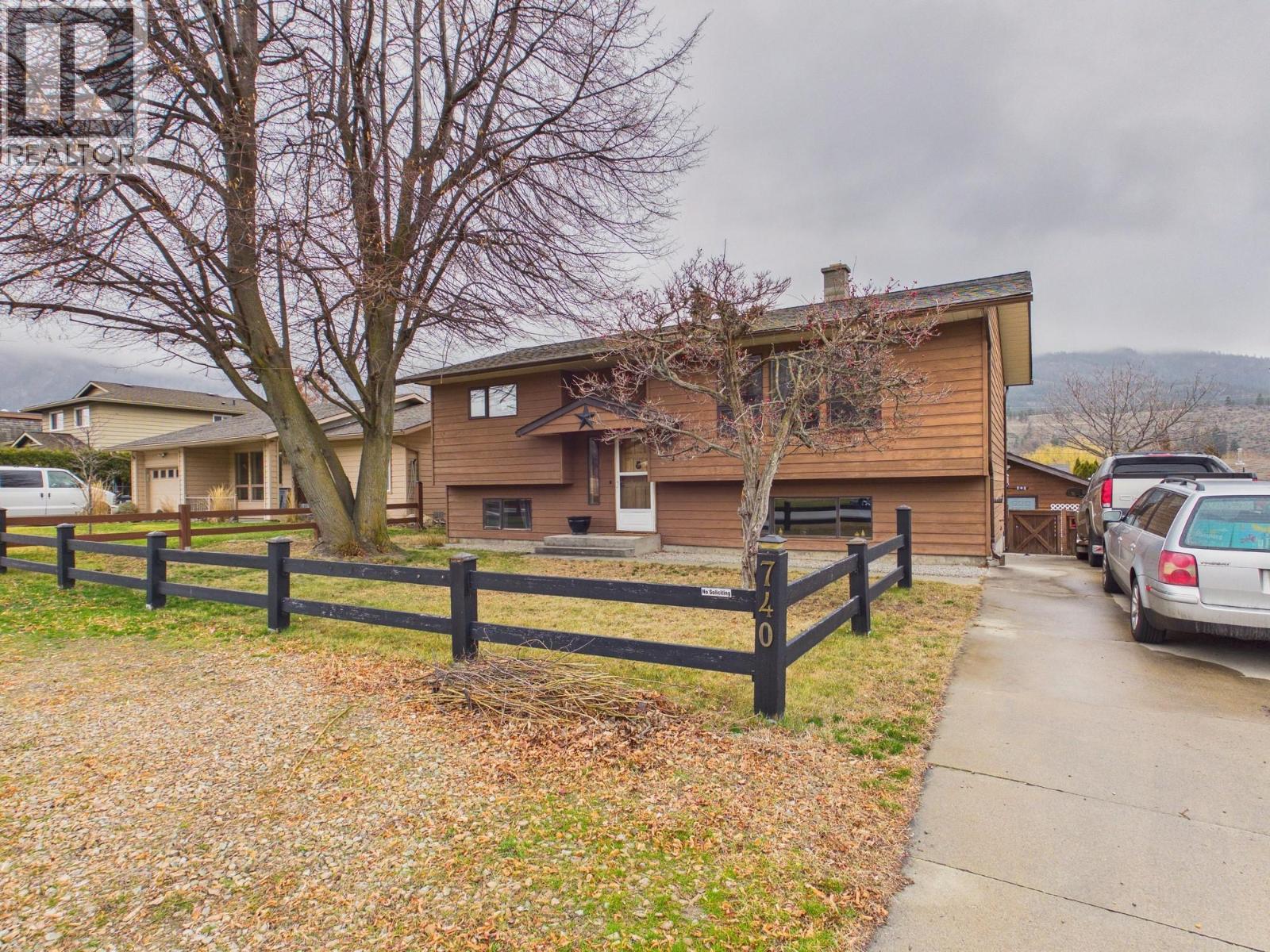 740 Maple Street, Okanagan Falls, British Columbia  V0H 1R2 - Photo 2 - 10376123