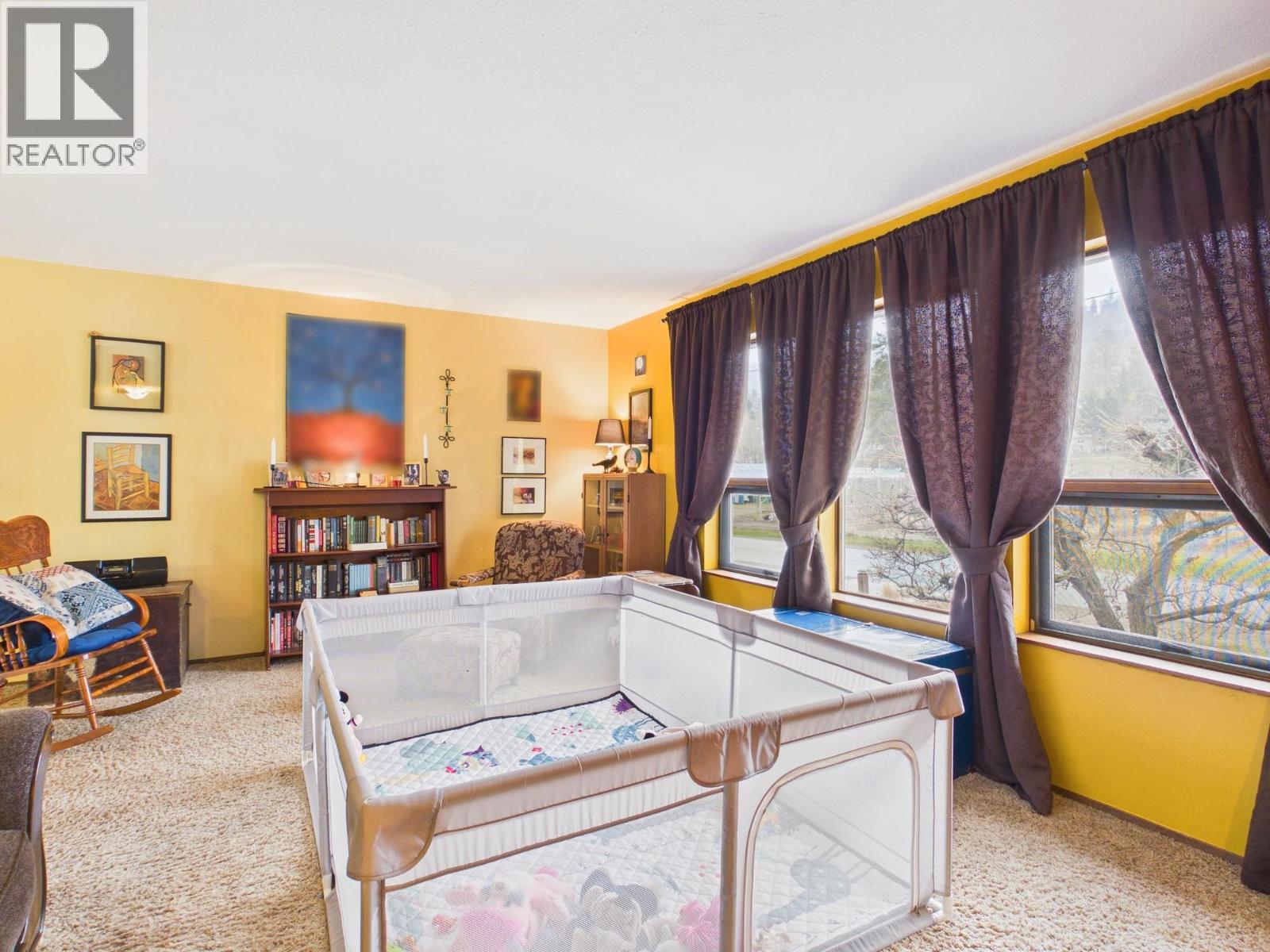 740 Maple Street, Okanagan Falls, British Columbia  V0H 1R2 - Photo 3 - 10376123