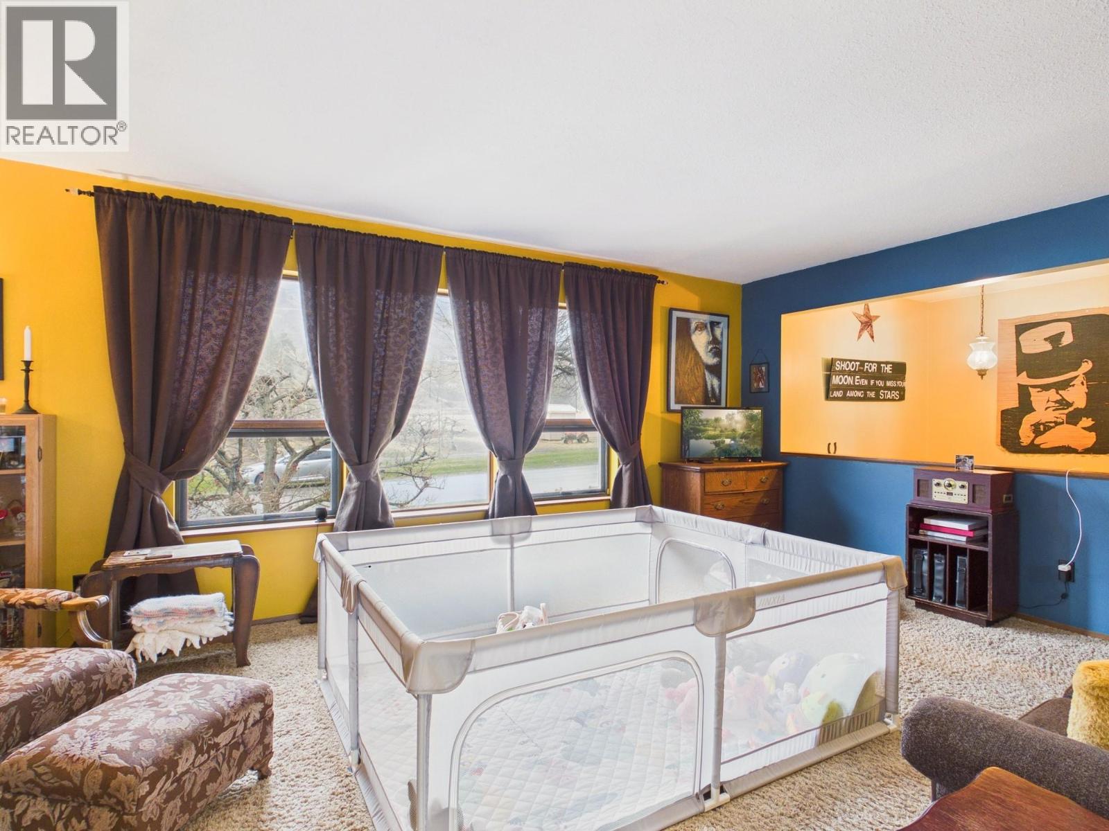 740 Maple Street, Okanagan Falls, British Columbia  V0H 1R2 - Photo 4 - 10376123