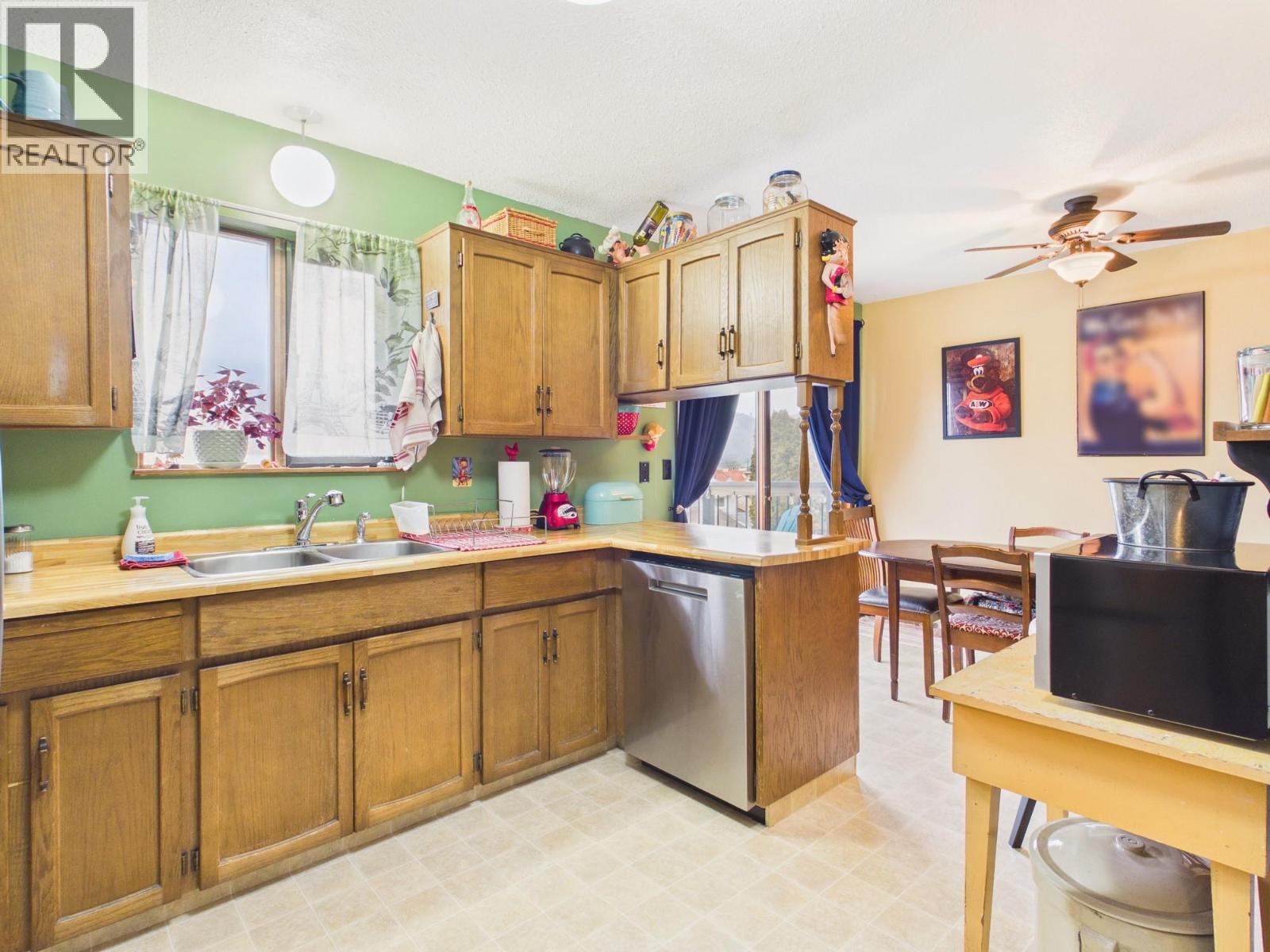 740 Maple Street, Okanagan Falls, British Columbia  V0H 1R2 - Photo 6 - 10376123