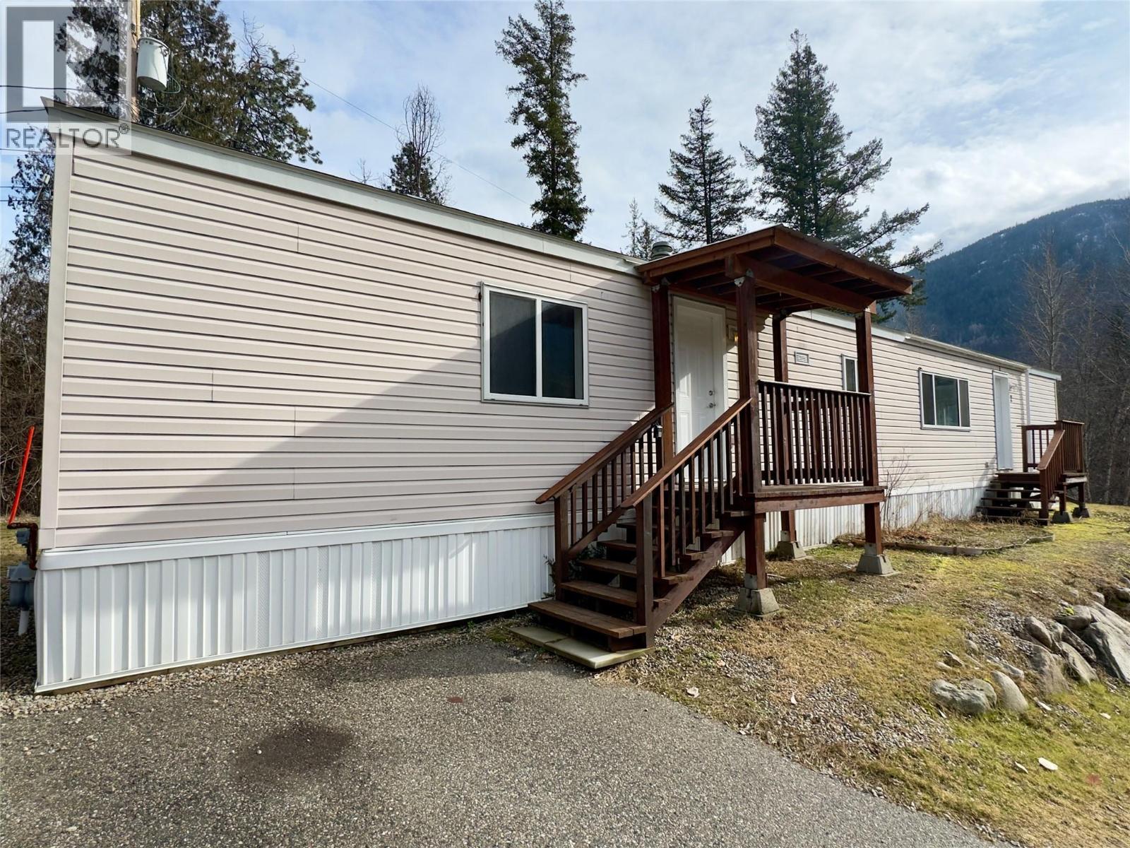 4029 Broadwater Road Unit# 2, Robson, British Columbia  V1N 4V6 - Photo 11 - 10376072
