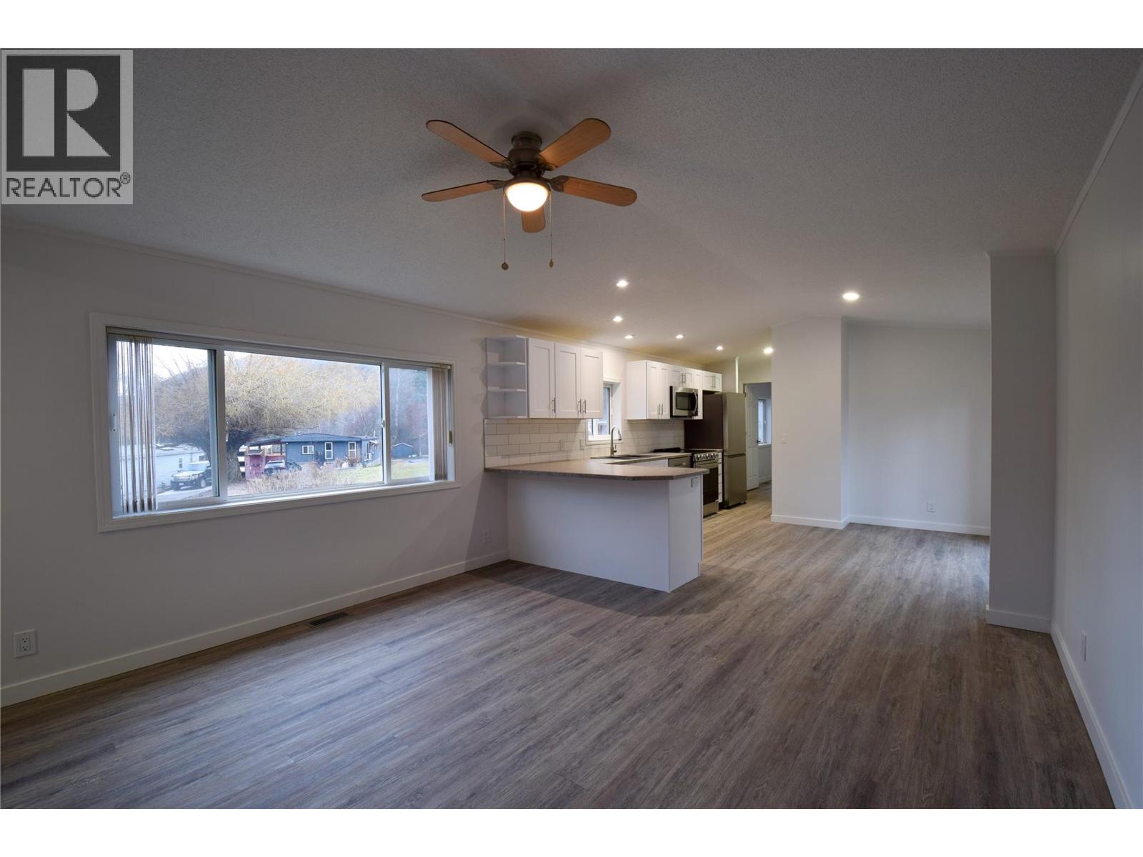 4029 Broadwater Road Unit# 2, Robson, British Columbia  V1N 4V6 - Photo 12 - 10376072