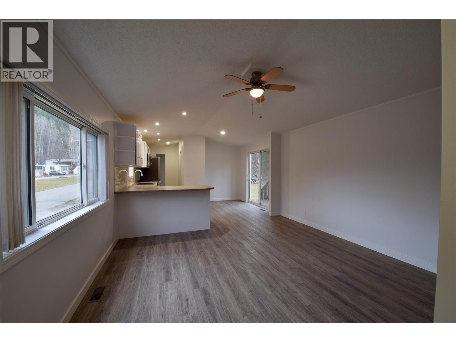 4029 Broadwater Road Unit# 2, Robson, British Columbia  V1N 4V6 - Photo 13 - 10376072