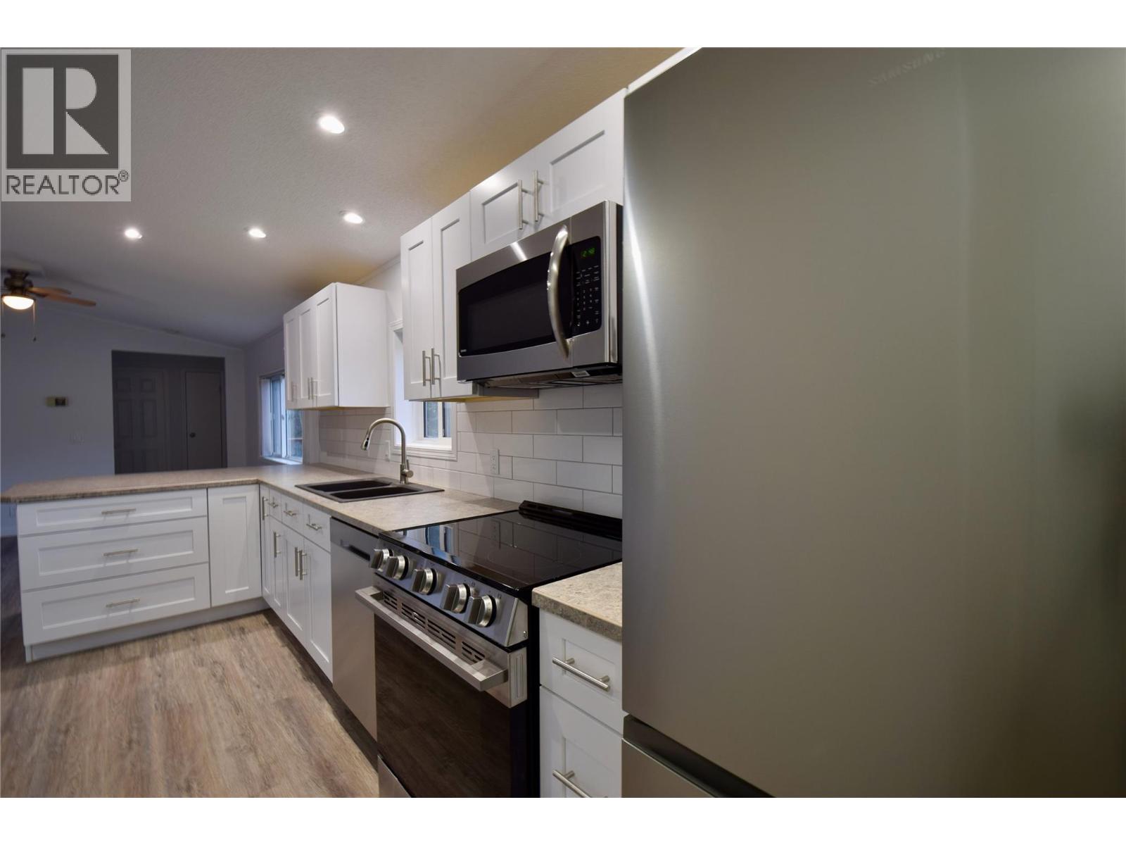 4029 Broadwater Road Unit# 2, Robson, British Columbia  V1N 4V6 - Photo 17 - 10376072