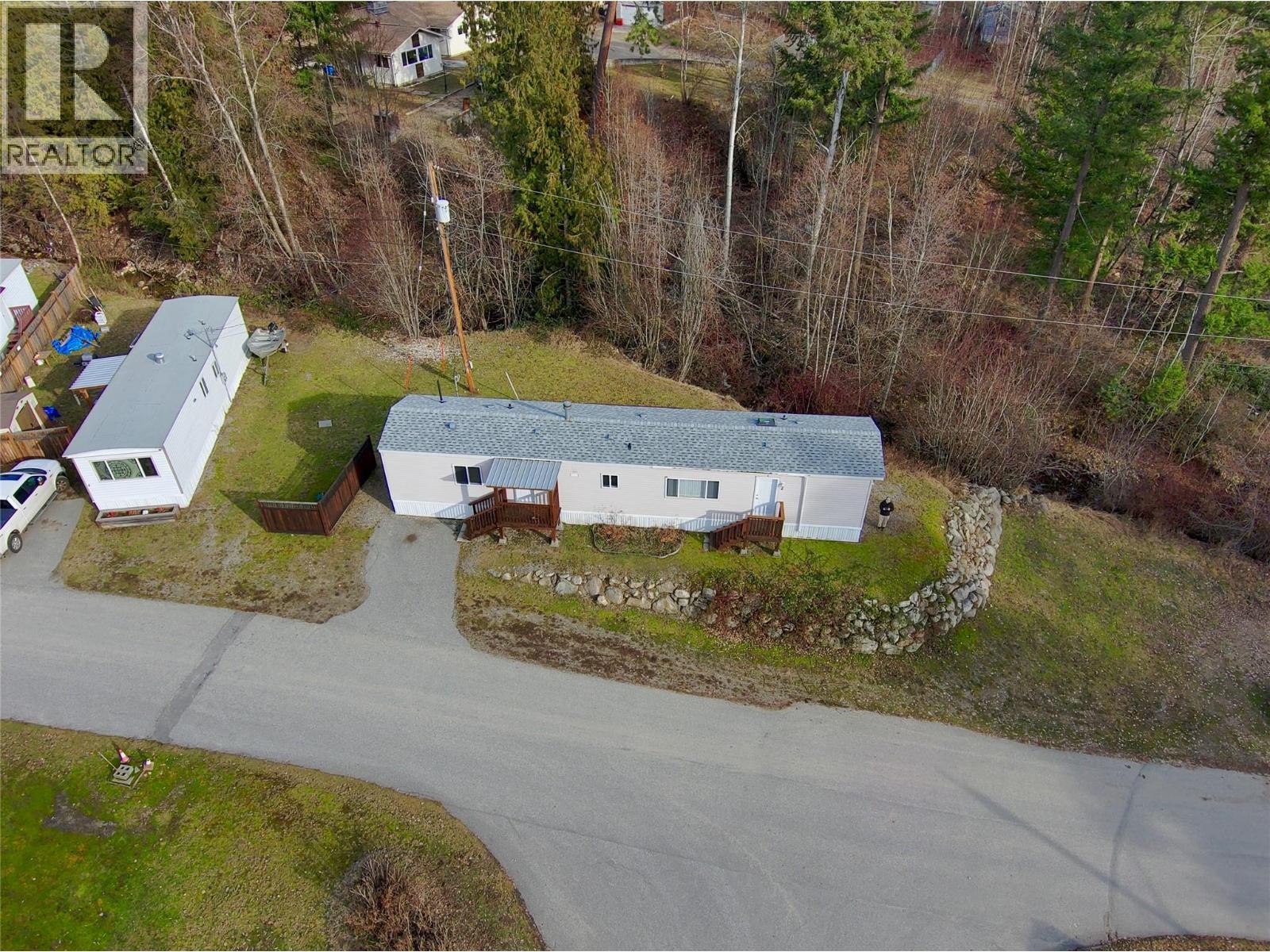 4029 Broadwater Road Unit# 2, Robson, British Columbia  V1N 4V6 - Photo 6 - 10376072