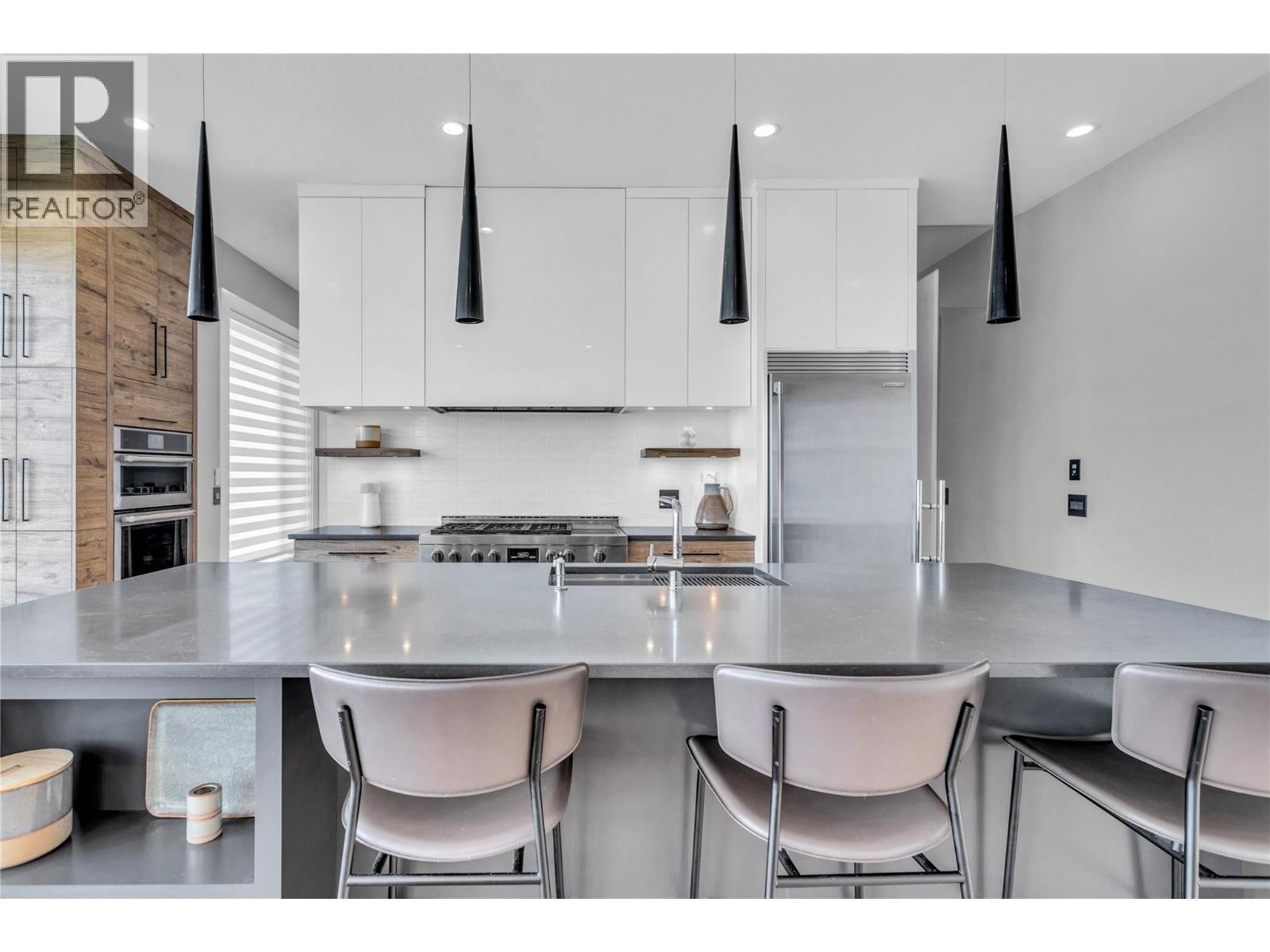 1050 Ledgeview Court, Kelowna, British Columbia  V1W 5M6 - Photo 16 - 10376086