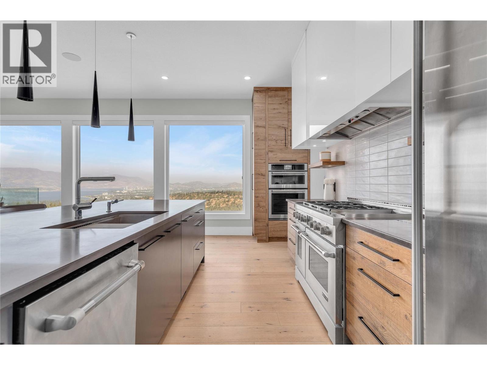 1050 Ledgeview Court, Kelowna, British Columbia  V1W 5M6 - Photo 18 - 10376086