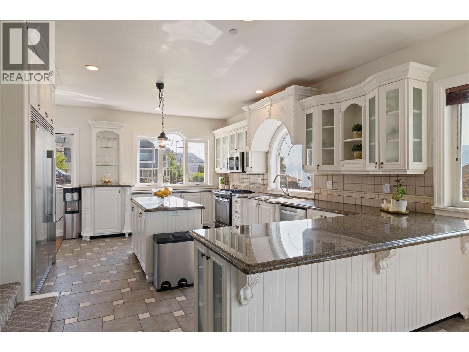 5318 Fulton Place, Peachland, British Columbia  V0H 1X1 - Photo 6 - 10376244