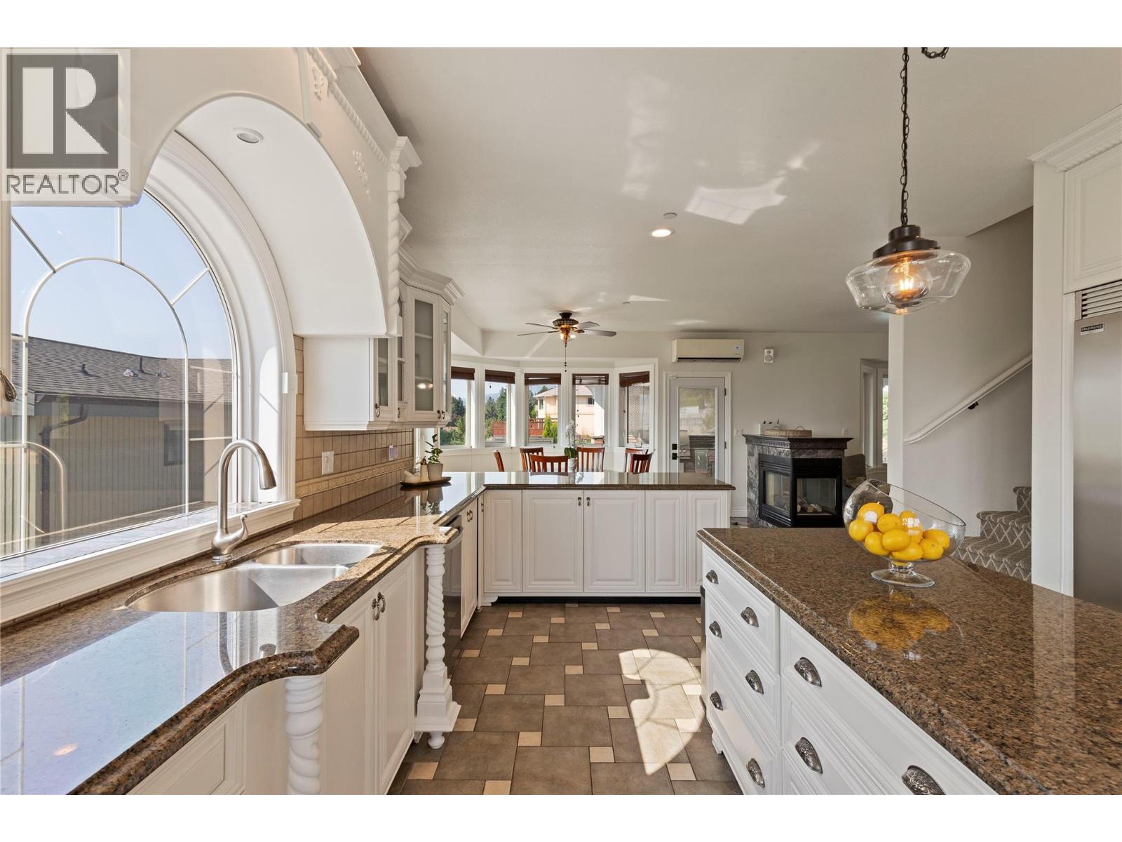 5318 Fulton Place, Peachland, British Columbia  V0H 1X1 - Photo 8 - 10376244