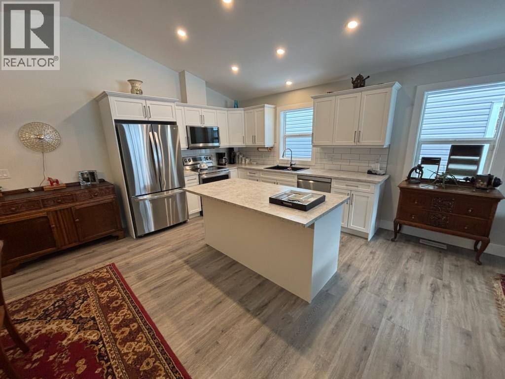 1435 72nd Avenue, Grand Forks, British Columbia  V0H 1H0 - Photo 3 - 10376293