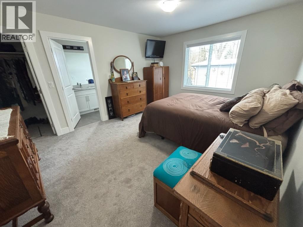 1435 72nd Avenue, Grand Forks, British Columbia  V0H 1H0 - Photo 5 - 10376293