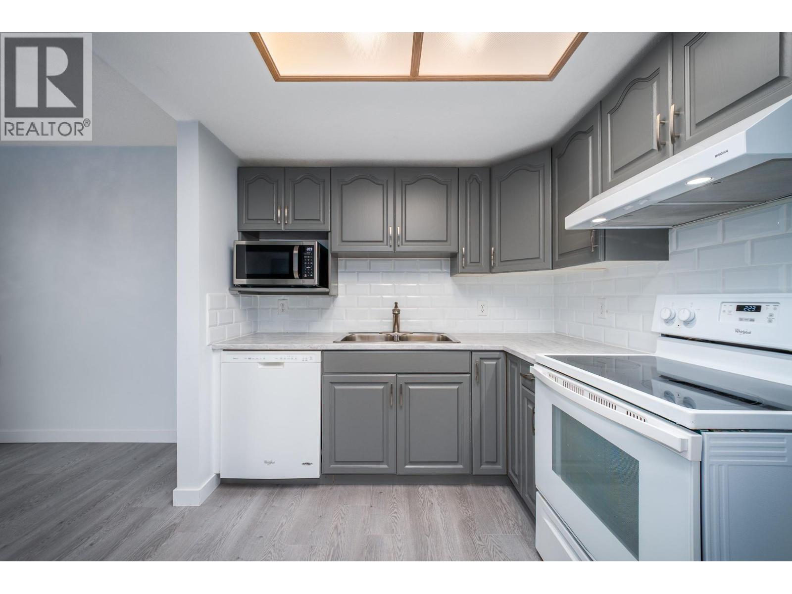 3175 De Montreuil Court Unit# 315, Kelowna, British Columbia  V1W 3W2 - Photo 6 - 10376179