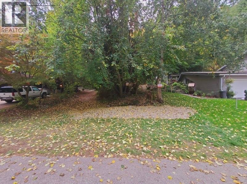 800 Lynnwood Crescent, Castlegar, British Columbia  V1N 1E3 - Photo 13 - 10376134