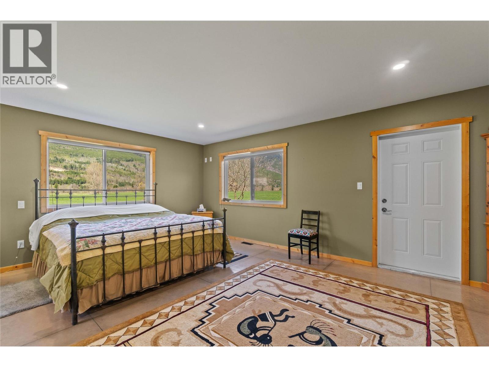 152 Salmon River Road, Salmon Arm, British Columbia  V1E 3E3 - Photo 36 - 10376294