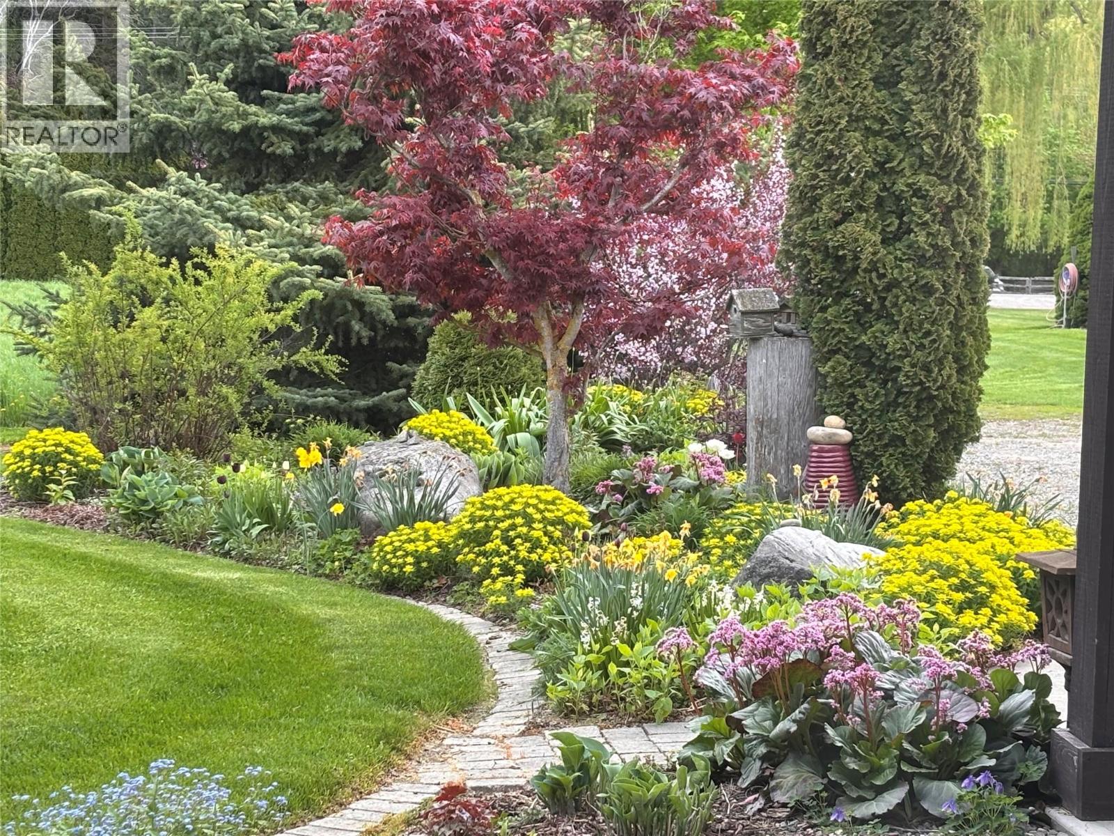 152 Salmon River Road, Salmon Arm, British Columbia  V1E 3E3 - Photo 4 - 10376294