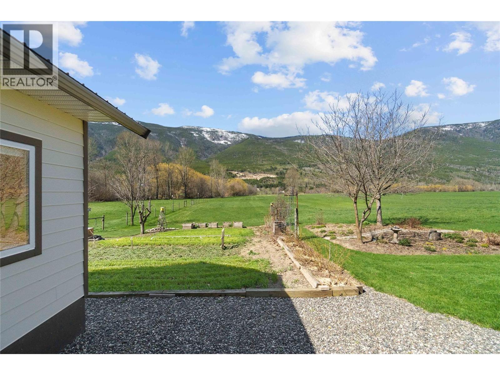 152 Salmon River Road, Salmon Arm, British Columbia  V1E 3E3 - Photo 74 - 10376294