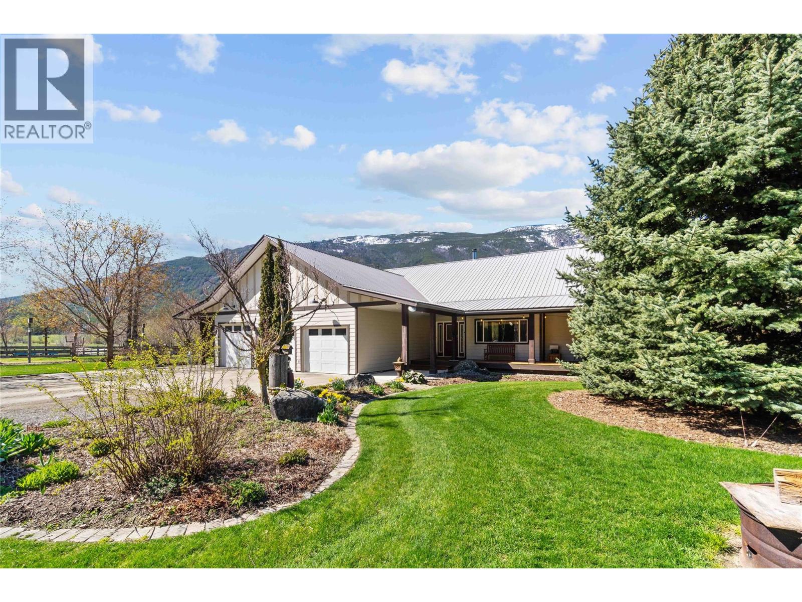 152 Salmon River Road, Salmon Arm, British Columbia  V1E 3E3 - Photo 1 - 10376292