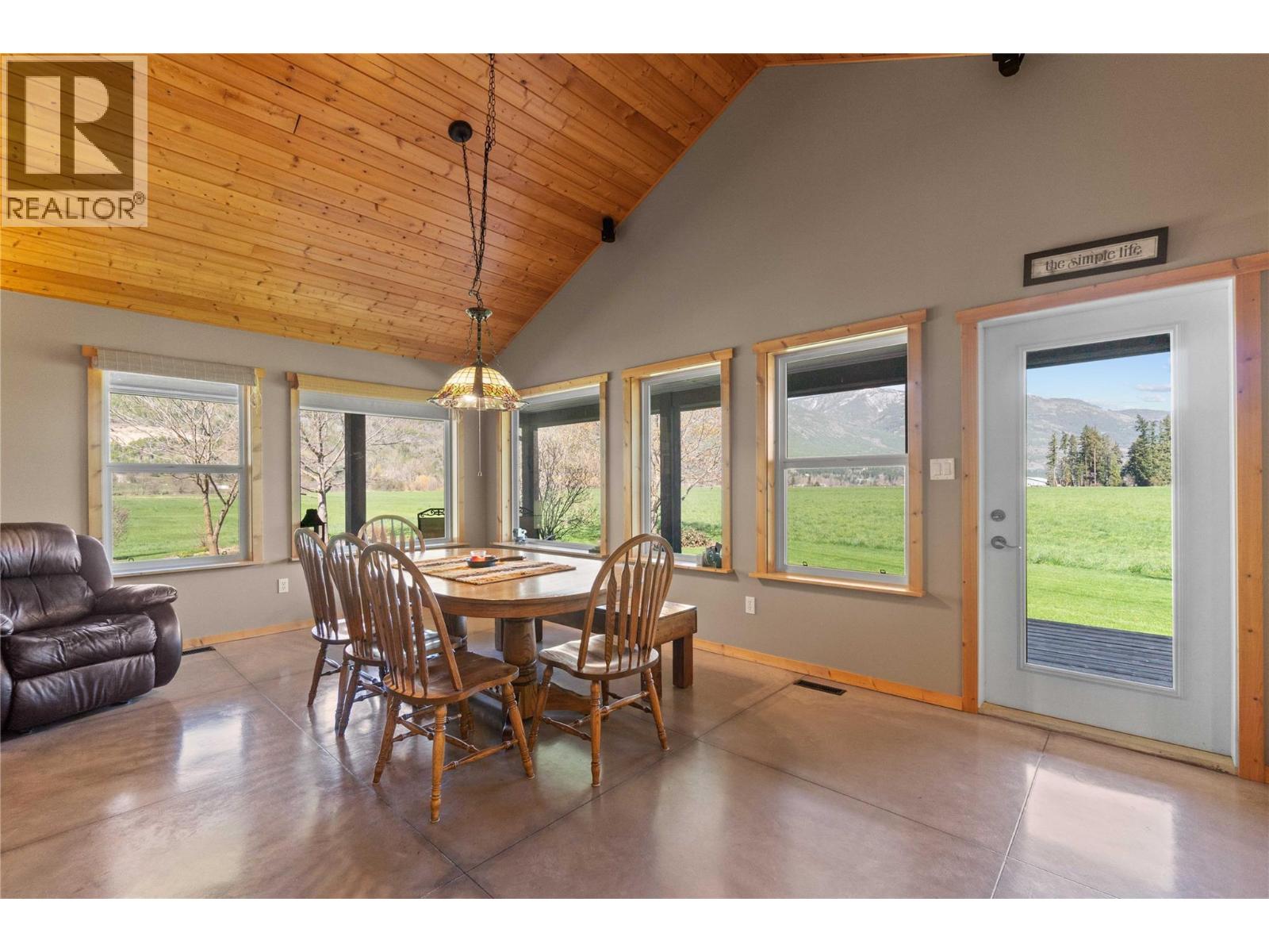 152 Salmon River Road, Salmon Arm, British Columbia  V1E 3E3 - Photo 28 - 10376292