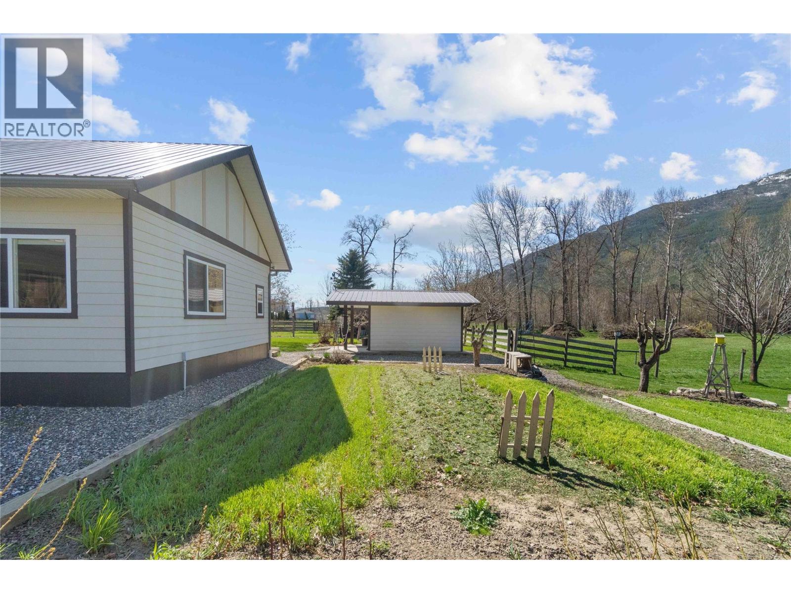 152 Salmon River Road, Salmon Arm, British Columbia  V1E 3E3 - Photo 73 - 10376292