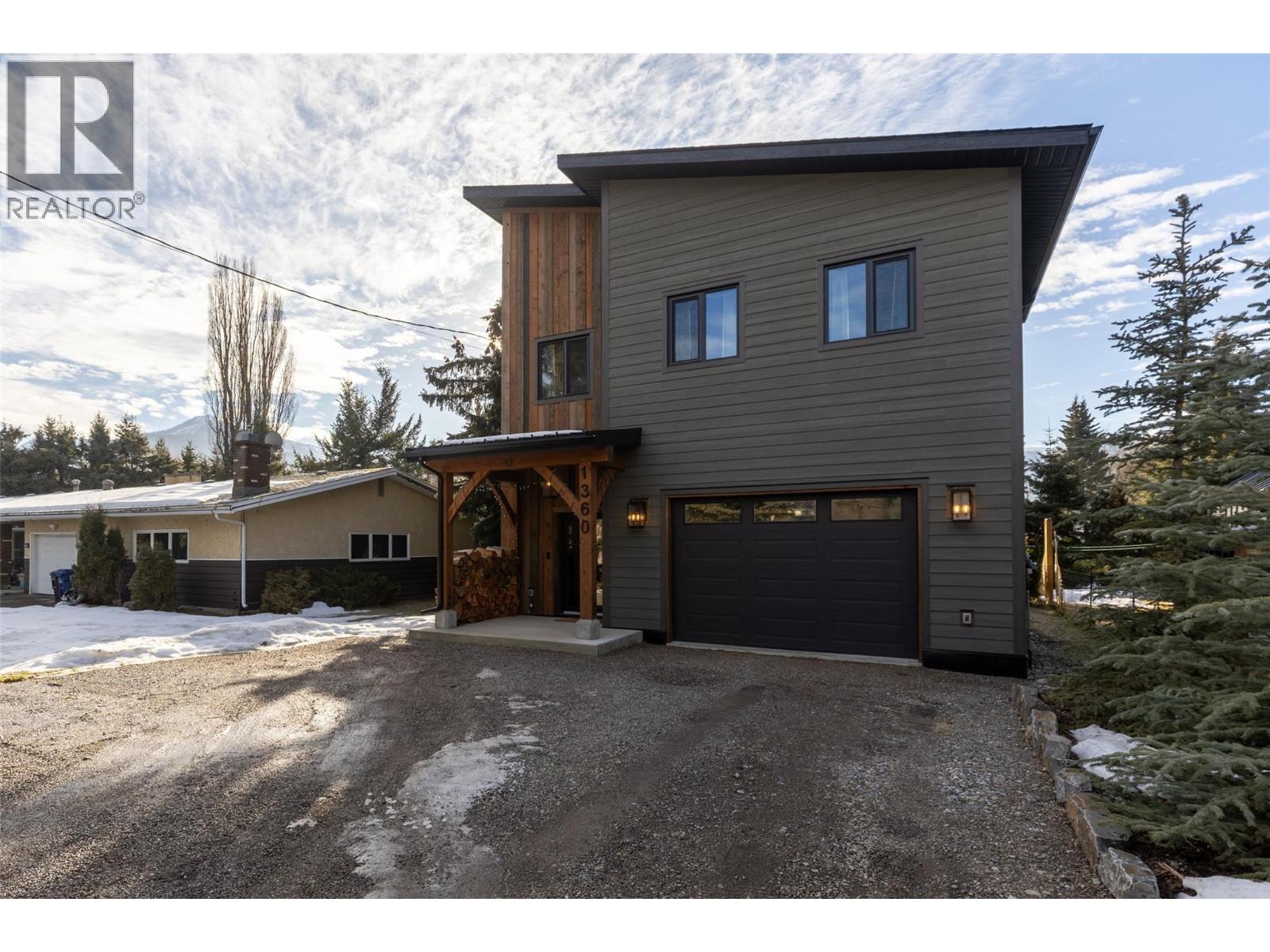 1360 Mcleod Avenue, Fernie, British Columbia  V0B 1M1 - Photo 3 - 10376100