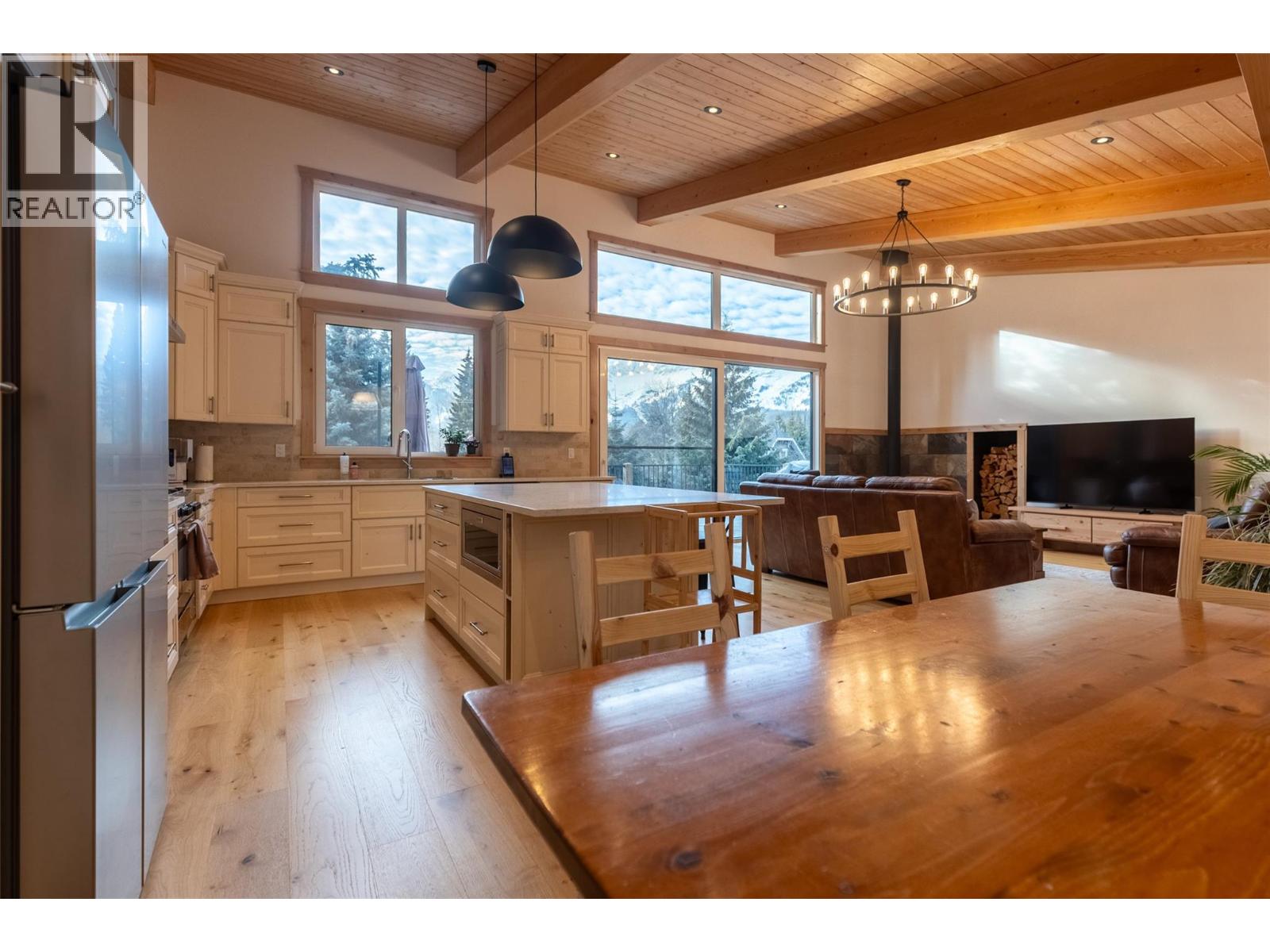 1360 Mcleod Avenue, Fernie, British Columbia  V0B 1M1 - Photo 33 - 10376100