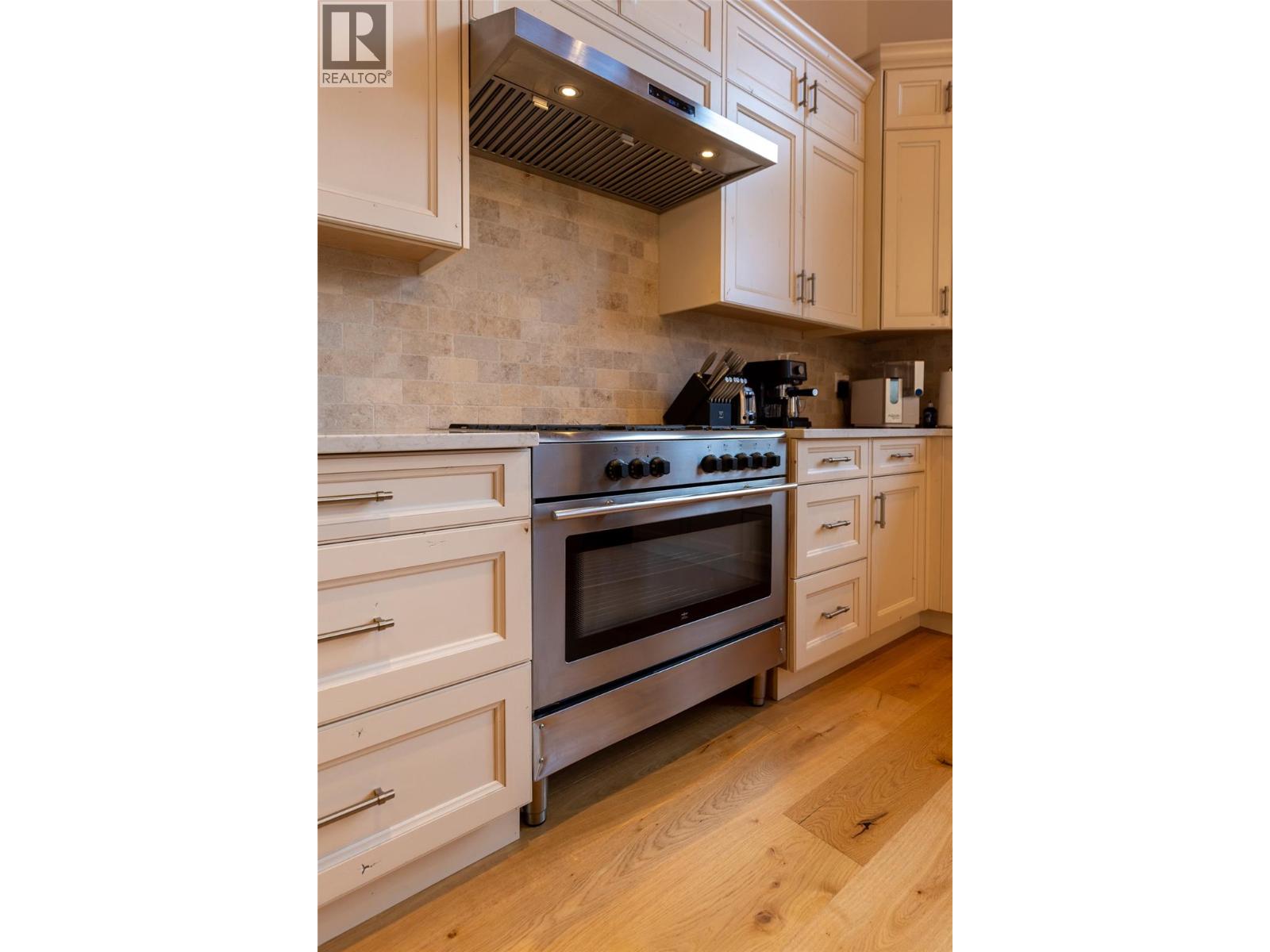 1360 Mcleod Avenue, Fernie, British Columbia  V0B 1M1 - Photo 39 - 10376100