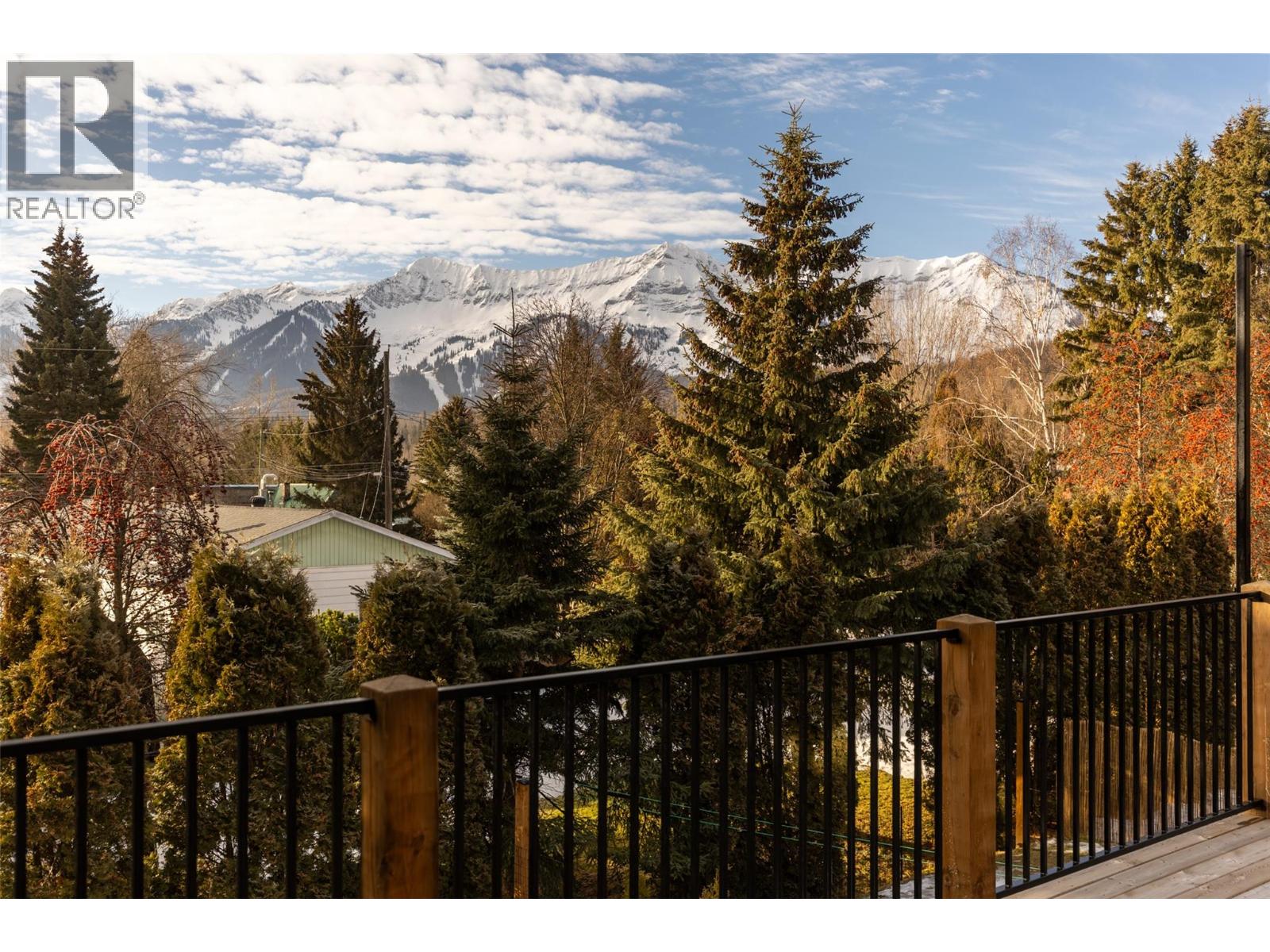 1360 Mcleod Avenue, Fernie, British Columbia  V0B 1M1 - Photo 45 - 10376100