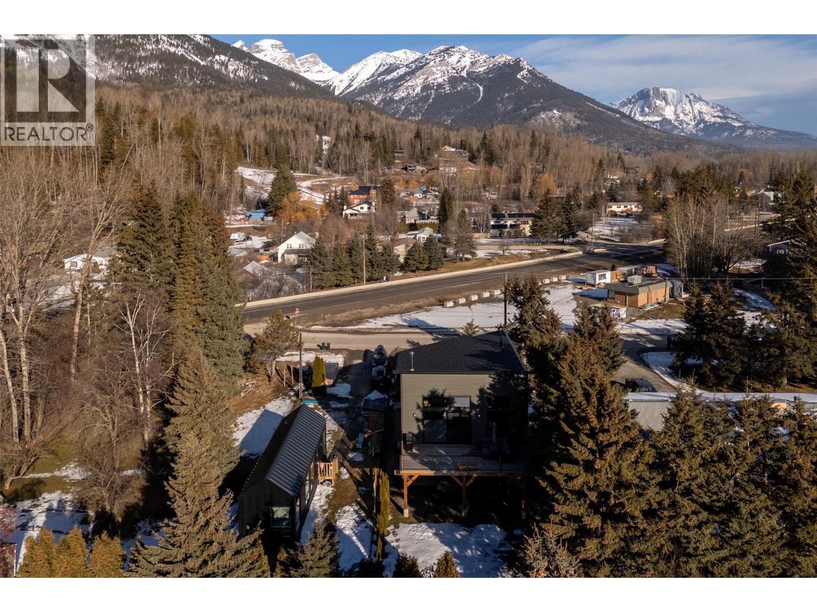 1360 Mcleod Avenue, Fernie, British Columbia  V0B 1M1 - Photo 9 - 10376100