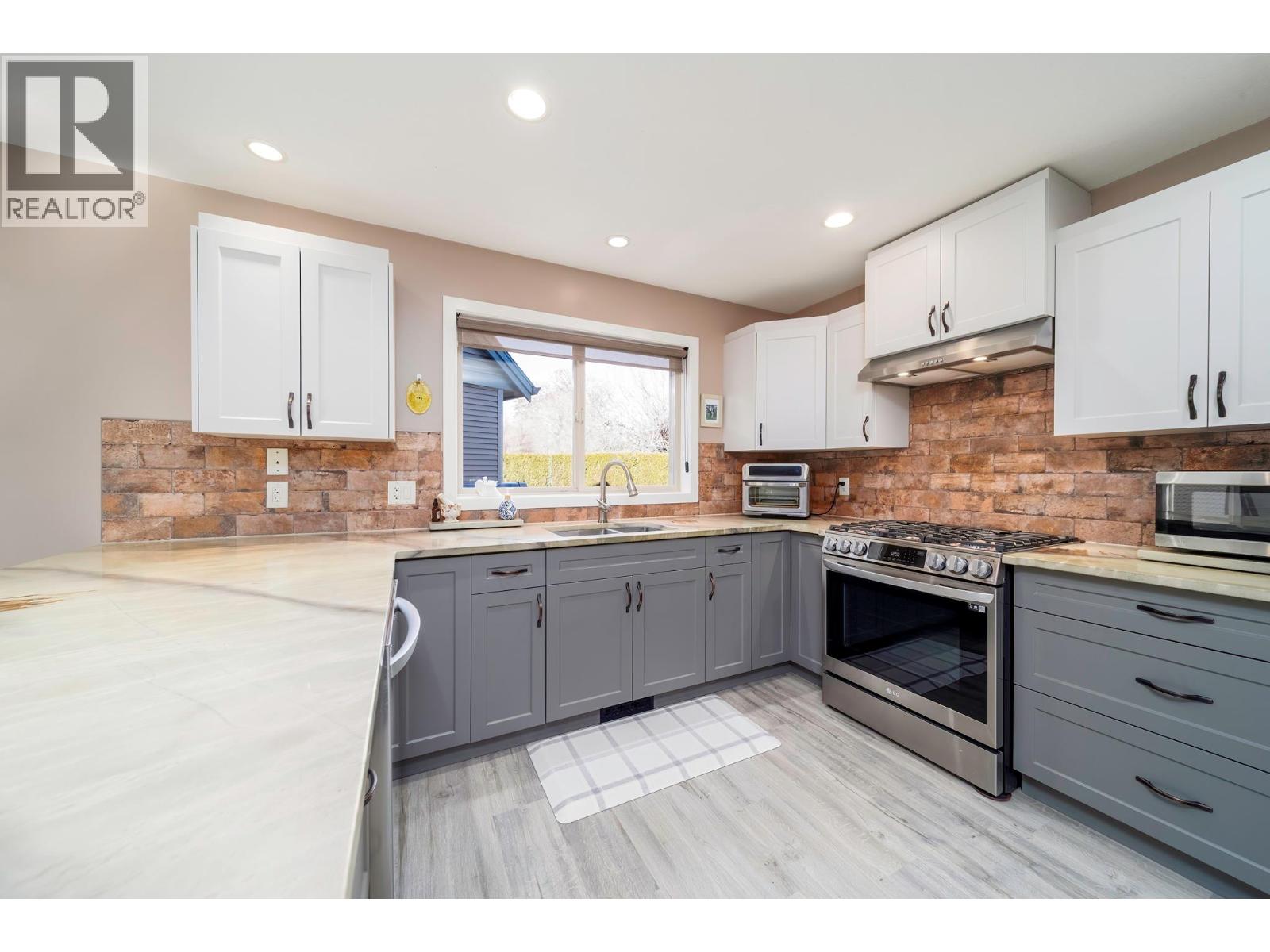 860 Galbraith Place, Kelowna, British Columbia  V1X 8A2 - Photo 5 - 10375571