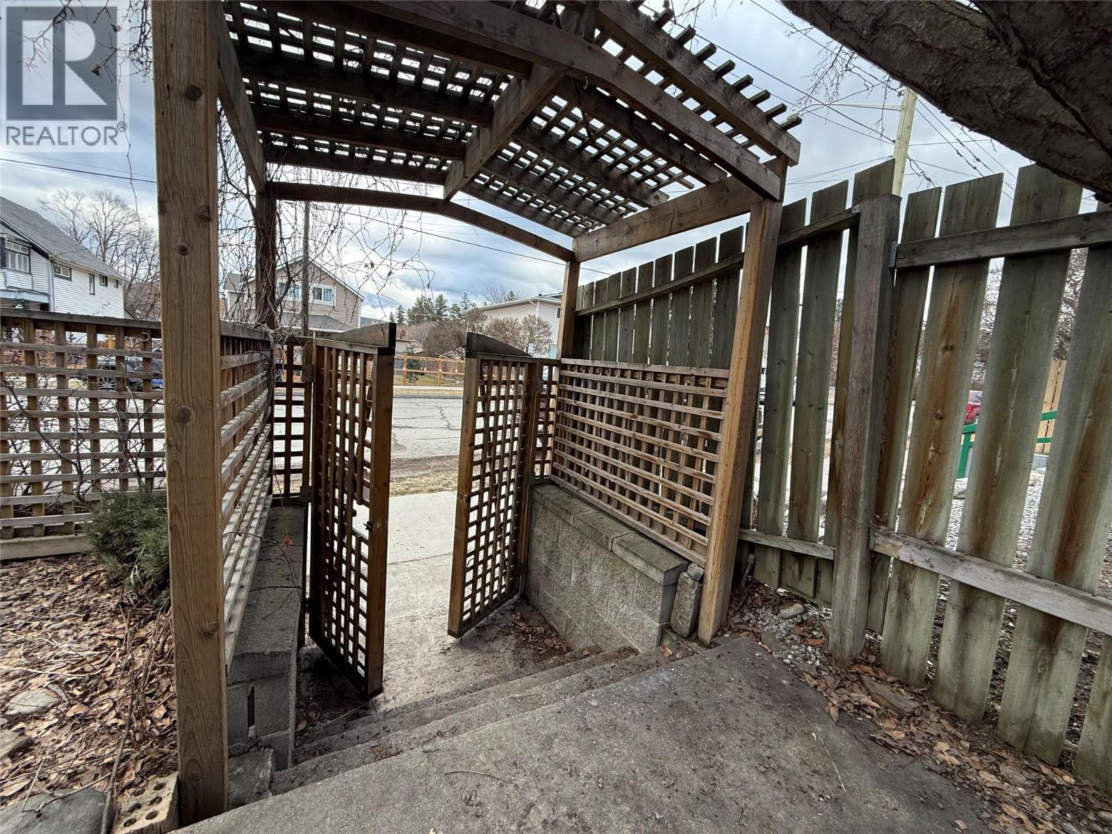 109 13th Avenue S, Cranbrook, British Columbia  V1C 2V6 - Photo 2 - 10376015