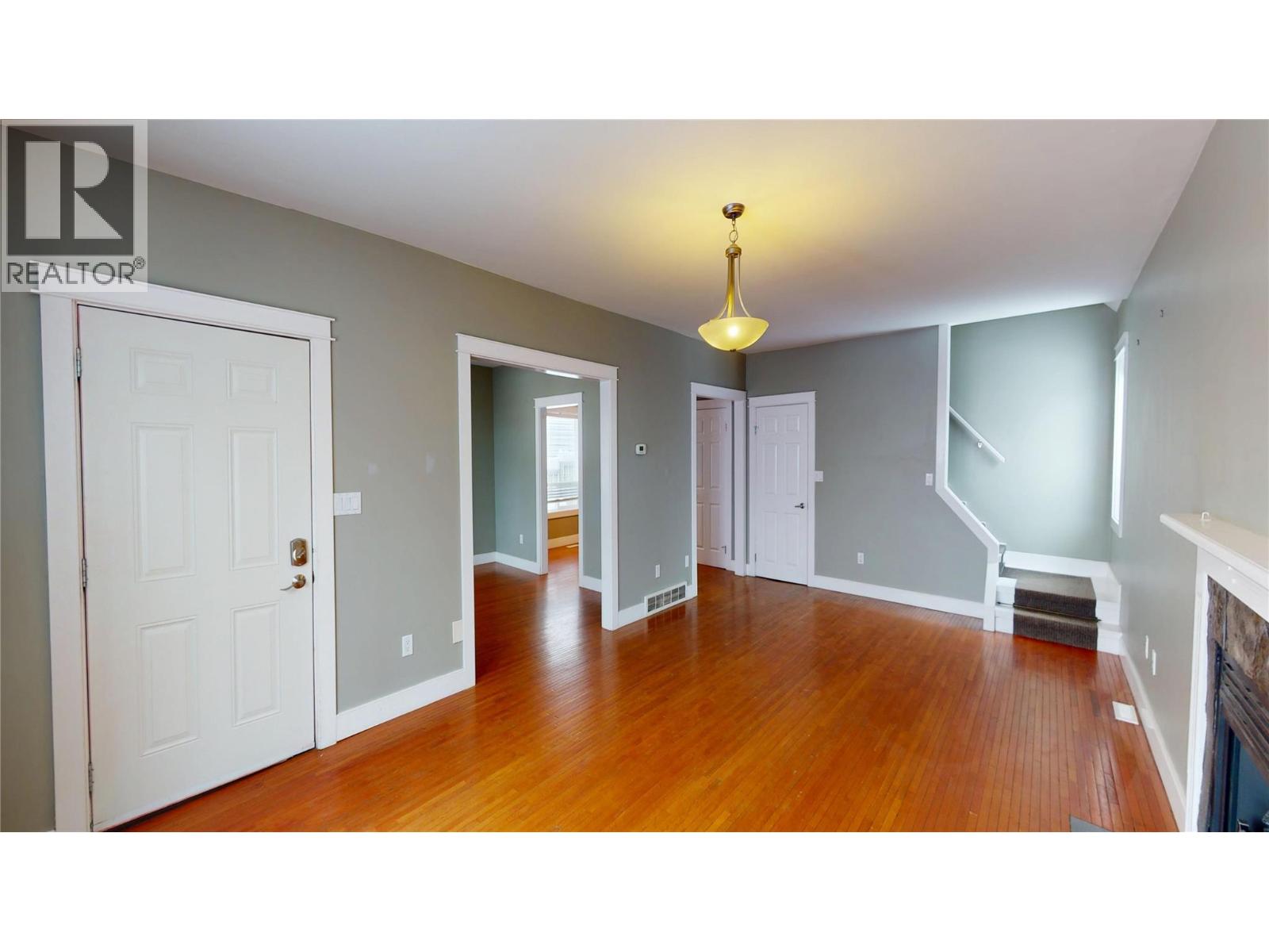 109 13th Avenue S, Cranbrook, British Columbia  V1C 2V6 - Photo 6 - 10376015