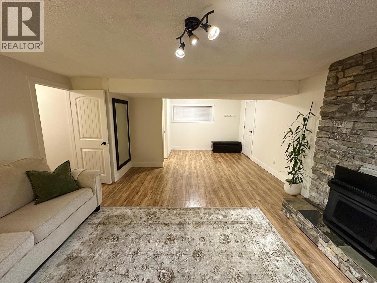 995 Graf Road, Kelowna, British Columbia  V1P 1C1 - Photo 37 - 10376231