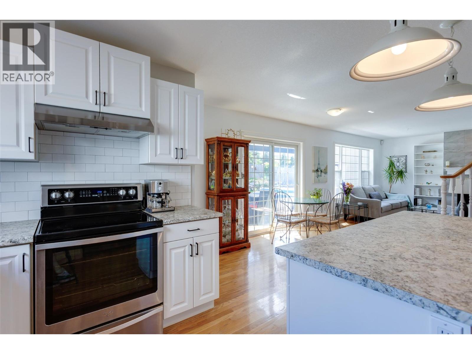 2205 Canary Place, Vernon, British Columbia  V1H 1R3 - Photo 12 - 10376182