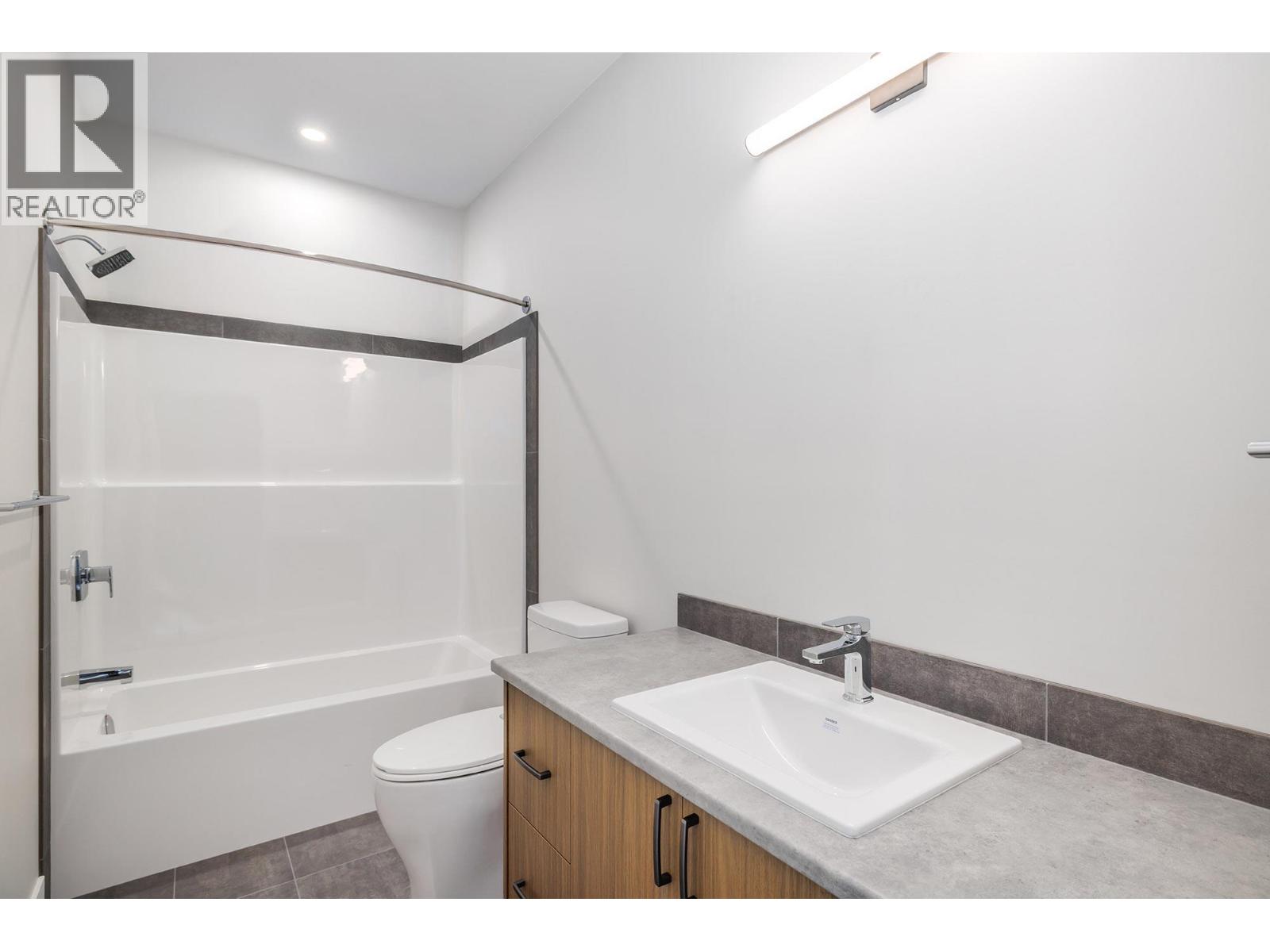 3425 Hilltown Drive Unit# 2, Kelowna, British Columbia  V1V 2B5 - Photo 21 - 10376345