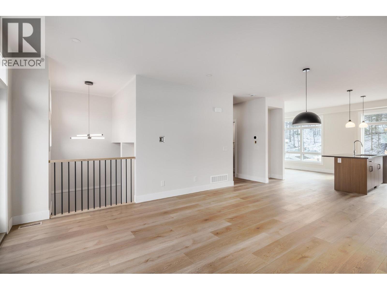 3425 Hilltown Drive Unit# 2, Kelowna, British Columbia  V1V 2B5 - Photo 3 - 10376345