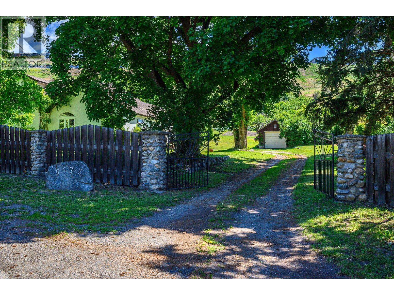 6775 L&a Road, Vernon, British Columbia  V1B 3T1 - Photo 3 - 10376253