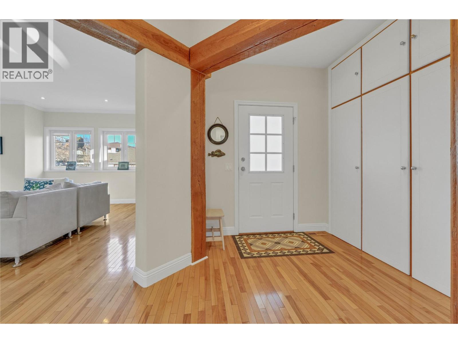 5733 Clark Street, Summerland, British Columbia  V0H 1Z4 - Photo 5 - 10373440